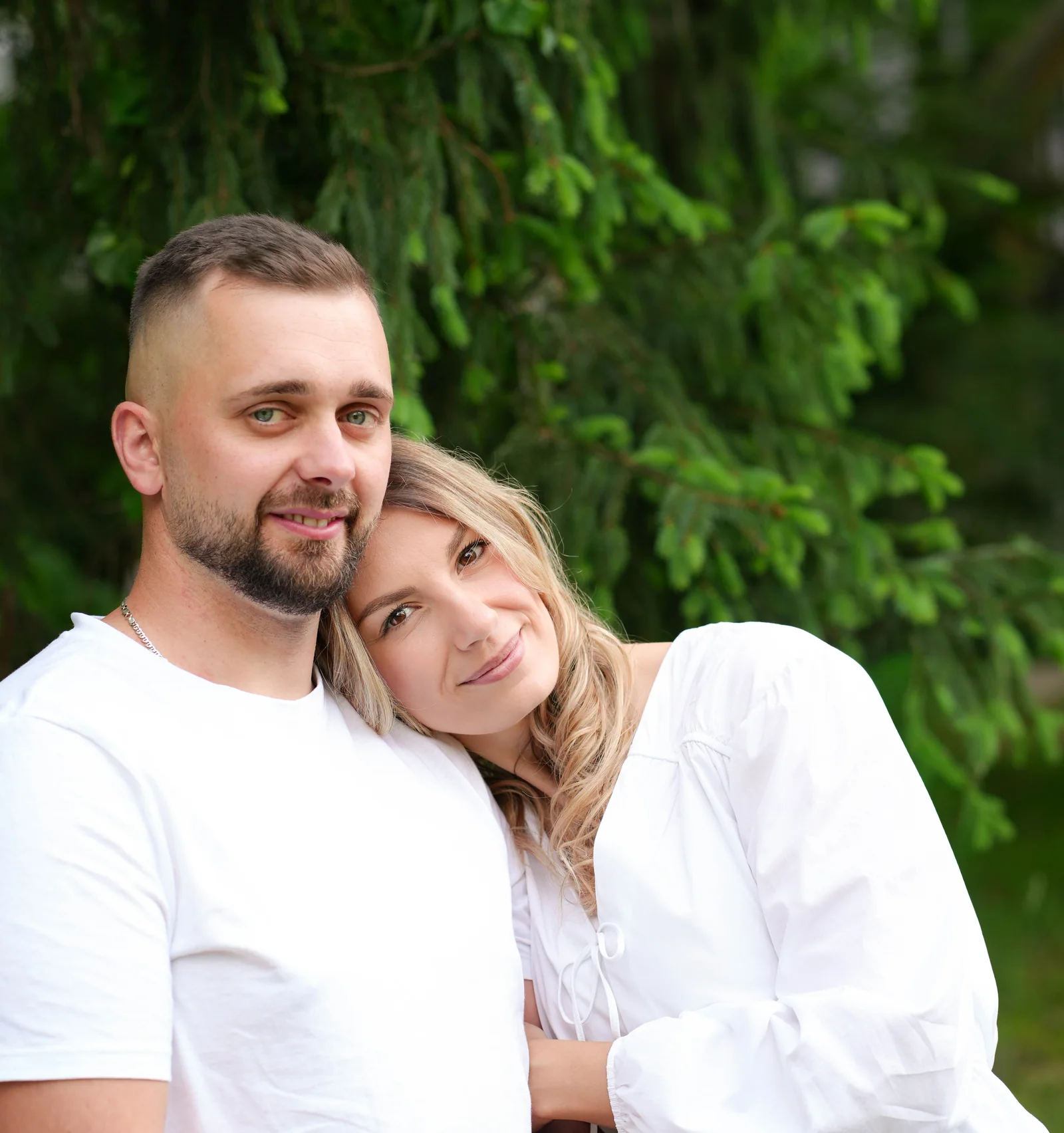 Familienfoto bei einem natuerlichen Familienshooting in Graz